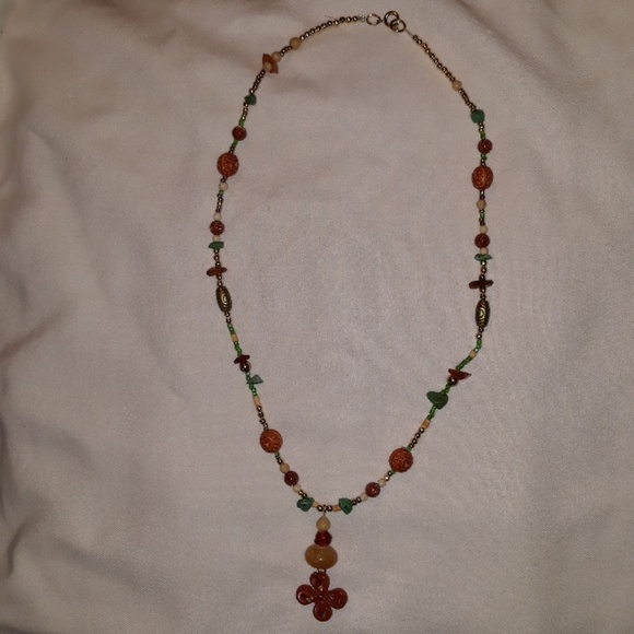 *Handmade beaded necklace - Picture 2 of 8